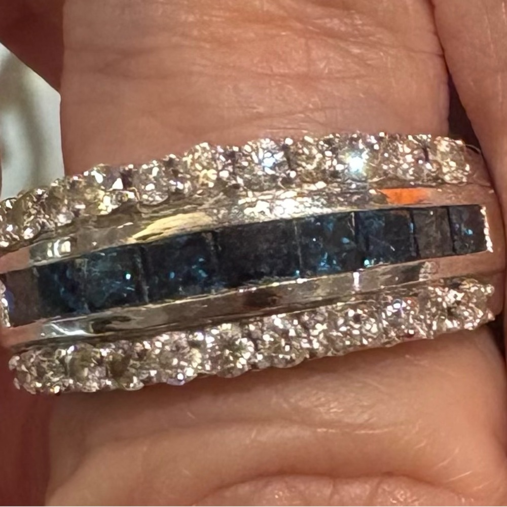 Elegant Silver and Blue Gemstone Ring